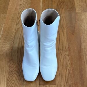 IDIFU Chic White Ankle Booties